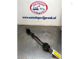 Używane Os napedowa prawy przód Nissan Note (E11) 1.4 16V Cena € 40,00 Procedura marży oferowane przez Autosloopbedrijf Jan Pronk B.V.