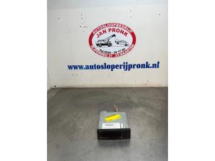 Gebruikte CD Wisselaar Peugeot 307 (3A/C/D) 1.6 16V Prijs € 75,00 Margeregeling aangeboden door Autosloopbedrijf Jan Pronk B.V.