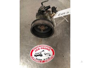 Begagnade Servostyrningspump Volkswagen Golf IV (1J1) 1.4 16V Pris € 25,00 Marginaltabell erbjuds av Autosloopbedrijf Jan Pronk B.V.