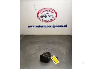 Gebruikte Gasklephuis Volvo V70 (SW) 2.4 20V 170 Prijs € 40,00 Margeregeling aangeboden door Autosloopbedrijf Jan Pronk B.V.