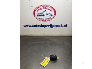 Begagnade Låsmekanism, baklucka Opel Meriva 1.4 Turbo 16V ecoFLEX Pris € 25,00 Marginaltabell erbjuds av Autosloopbedrijf Jan Pronk B.V.