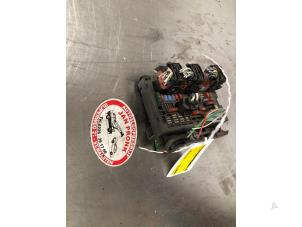 Używane Mechanizm szyby lewej przedniej wersja 2-drzwiowa Mini ONE Cena € 50,00 Procedura marży oferowane przez Autosloopbedrijf Jan Pronk B.V.