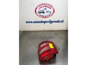 Begagnade Baklykta, höger Audi A2 (8Z0) 1.4 16V Pris € 40,00 Marginaltabell erbjuds av Autosloopbedrijf Jan Pronk B.V.