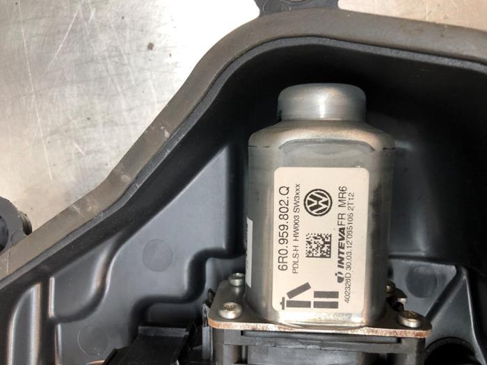 Fönstermekanism, 4-dörrars, höger fram från en Seat Ibiza IV (6J5) 1.2 TDI Ecomotive 2012