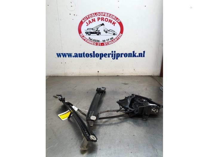 Fönstermekanism, 4-dörrars, höger fram från en Seat Ibiza IV (6J5) 1.2 TDI Ecomotive 2012