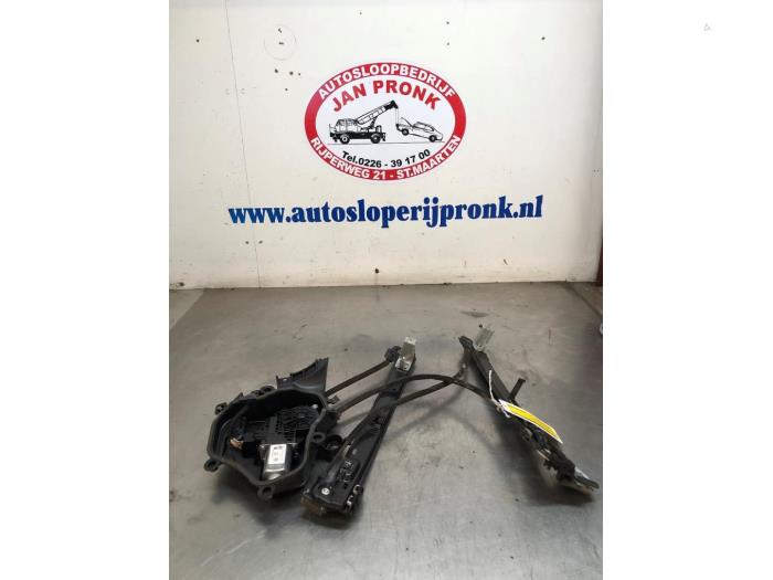 Fönstermekanism, 4-dörrars, vänster fram från en Seat Ibiza IV (6J5) 1.2 TDI Ecomotive 2012