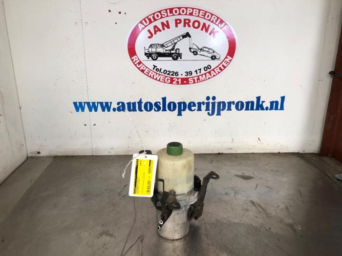 Servostyrningspump från en Seat Ibiza IV (6J5) 1.2 TDI Ecomotive 2012
