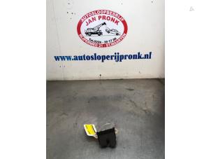 Begagnade Låsmekanism, baklucka Seat Ibiza IV (6J5) 1.2 TDI Ecomotive Pris € 25,00 Marginaltabell erbjuds av Autosloopbedrijf Jan Pronk B.V.