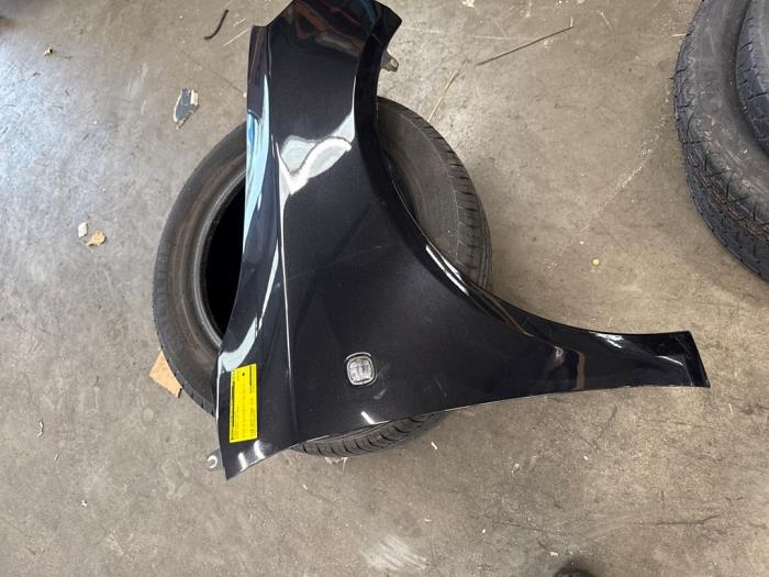 Framskärm, höger från en Skoda Fabia II Combi 1.2 TSI 2014