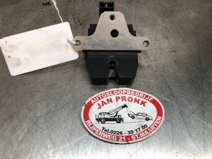 Begagnade Låsmekanism, baklucka Ford Mondeo IV Wagon 2.0 TDCi 135 16V Pris € 25,00 Marginaltabell erbjuds av Autosloopbedrijf Jan Pronk B.V.