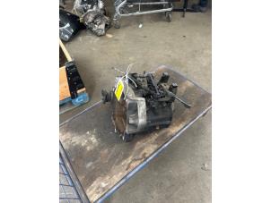 Gebruikte Versnellingsbak Skoda Fabia II (5J) 1.2i Prijs € 150,00 Margeregeling aangeboden door Autosloopbedrijf Jan Pronk B.V.