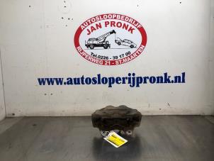 Gebruikte Remklauw (Tang) rechts-voor Toyota Land Cruiser (J12) 3.0 D-4D 16V Prijs € 50,00 Margeregeling aangeboden door Autosloopbedrijf Jan Pronk B.V.