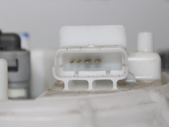 Elektrisk bränslepump från en Abarth 500/595/695 1.4 T-Jet 16V 695 2016