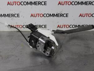 Begagnade Dörrlåsmekanism, 2-dörrars, höger Citroen Berlingo 1.6 BlueHDI 100 Pris € 30,00 Marginaltabell erbjuds av Autocommerce