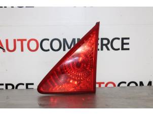 Gebruikte Achterlicht rechts Peugeot 3008 I (0U/HU) 1.6 HDiF 16V Prijs € 25,00 Margeregeling aangeboden door Autocommerce