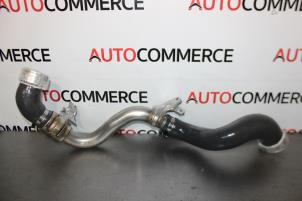 Nieuwe Intercooler Buis Renault Trafic Passenger (1JL/2JL/3JL/4JL) Prijs € 217,80 Inclusief btw aangeboden door Autocommerce