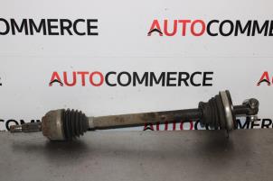 Gebruikte Aandrijfas links-voor Renault Twingo II (CN) 1.2 16V Prijs € 40,00 Margeregeling aangeboden door Autocommerce