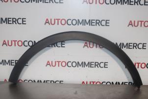 Gebruikte Spatbord Lijst Renault Captur (2R) Prijs op aanvraag aangeboden door Autocommerce