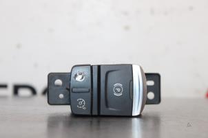 Gebruikte Handrem schakelaar Renault Kadjar (RFEH) 1.2 Energy TCE 130 Prijs € 20,00 Margeregeling aangeboden door Autocommerce