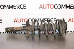 Gebruikte Schokdemper rechts-voor Renault Scénic II (JM) 1.6 16V Prijs op aanvraag aangeboden door Autocommerce