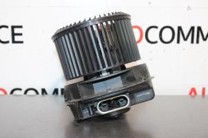 Begagnade Fläktmotor för uppvärmning och ventilation Peugeot 107 1.0 12V Pris € 40,00 Marginaltabell erbjuds av Autocommerce