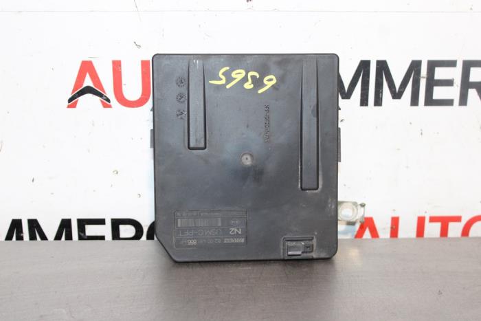 Säkringsbox från en Renault Scénic II (JM) 1.6 16V 2006