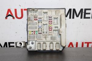 Gebruikte Zekeringkast Renault Scénic II (JM) 1.6 16V Prijs € 50,00 Margeregeling aangeboden door Autocommerce