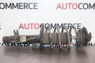 Gebruikte Schokdemper rechts-voor Peugeot 208 I (CA/CC/CK/CL) 1.2 Vti 12V PureTech 82 Prijs € 50,00 Margeregeling aangeboden door Autocommerce