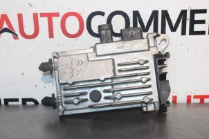 Gebruikte Start/Stop computer Peugeot 308 (L3/L8/LB/LH/LP) 1.2 12V e-THP PureTech 110 Prijs € 50,00 Margeregeling aangeboden door Autocommerce