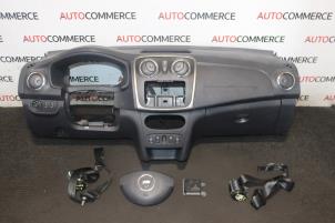 Gebruikte Airbag set + dashboard Dacia Sandero II 0.9 TCE 12V Prijs € 700,00 Margeregeling aangeboden door Autocommerce