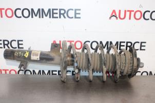 Gebruikte Schokdemper rechts-voor Peugeot 208 I (CA/CC/CK/CL) 1.2 Vti 12V PureTech 82 Prijs € 50,00 Margeregeling aangeboden door Autocommerce