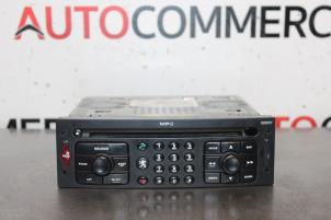 Gebruikte Radio CD Speler Peugeot 307 SW (3H) 1.6 16V Prijs op aanvraag aangeboden door Autocommerce
