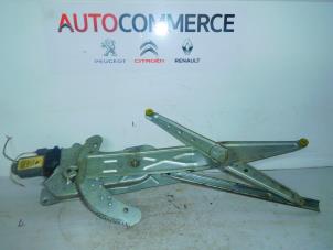 Gebruikte Ruitmechaniek 2Deurs rechts-voor Renault Kangoo Express (FC) 1.5 dCi 65 Prijs € 30,00 Margeregeling aangeboden door Autocommerce