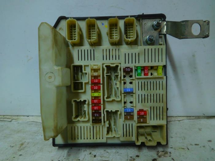 Säkringsbox från en Renault Scénic II (JM) 2.0 dCi 16V 150 2009