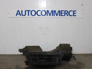 Begagnade Värmarhus Renault Trafic New (EL) 2.0 dCi 16V 90 Pris på förfrågan erbjuds av Autocommerce