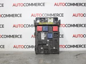 Begagnade Säkringsbox Renault Laguna II (BG) 1.8 16V Pris på förfrågan erbjuds av Autocommerce