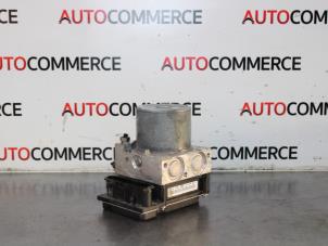 Begagnade ABS-pump Renault Megane II (BM/CM) 1.4 16V 98 Pris på förfrågan erbjuds av Autocommerce