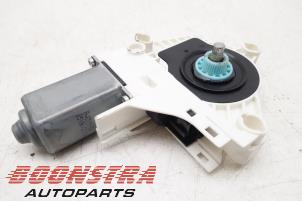 Gebruikte Motor electrisch raam Seat Alhambra (7N) 2.0 TDI 16V Prijs € 24,95 Margeregeling aangeboden door Boonstra Autoparts