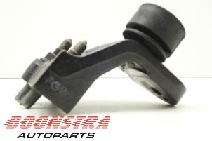 Begagnade Motorfäste Hyundai iX35 (LM) 2.0 16V Pris € 24,95 Marginaltabell erbjuds av Boonstra Autoparts