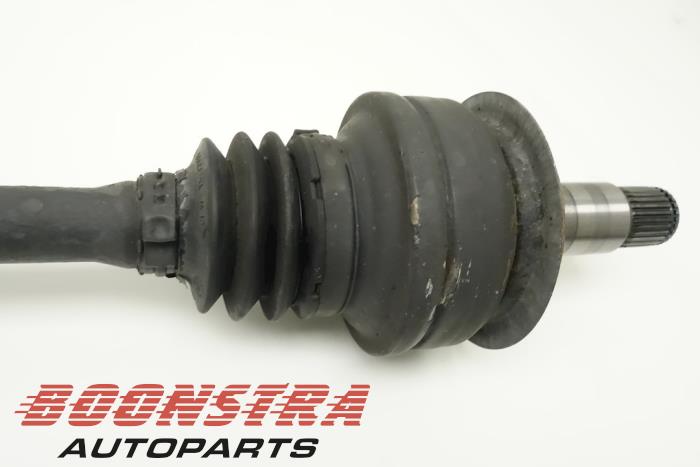 Drivaxel, höger bak från en Mercedes-Benz C (W204) 2.2 C-220 CDI 16V BlueEFFICIENCY 2011