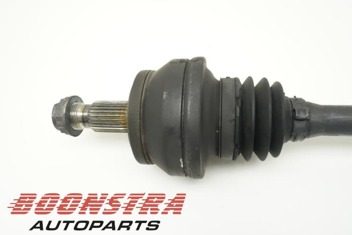 Drivaxel, höger bak från en Mercedes-Benz C (W204) 2.2 C-220 CDI 16V BlueEFFICIENCY 2011