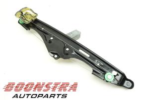 Gebruikte Ruitmechaniek 4Deurs rechts-achter BMW X4 (F26) xDrive20d 16V Prijs € 36,75 Margeregeling aangeboden door Boonstra Autoparts