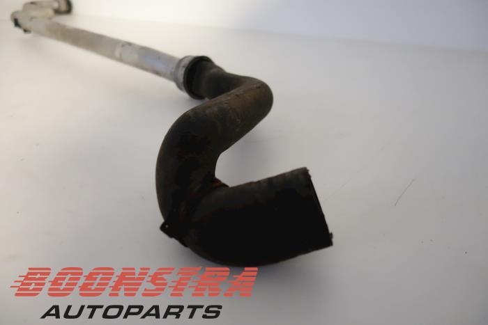 Vattenrör från en Porsche Boxster (987) 3.2 S 24V 2005