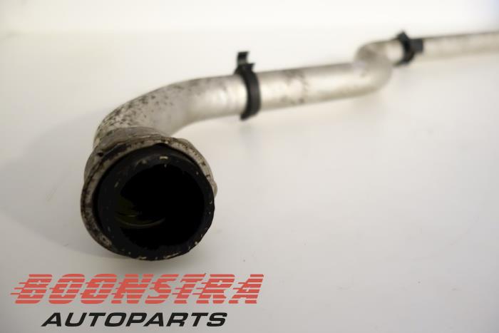 Vattenrör från en Porsche Boxster (987) 3.2 S 24V 2005