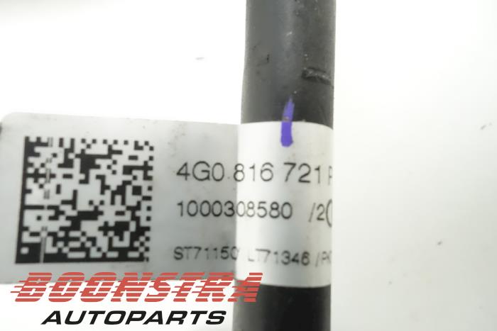 Luftkonditioneringsledning från en Audi A6 Avant (C7) 3.0 TDI V6 24V Quattro 2018