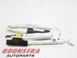 Begagnade Takgardinairbag, vänster Kia Carens IV (RP) 1.6 GDI 16V Pris € 132,95 Marginaltabell erbjuds av Boonstra Autoparts