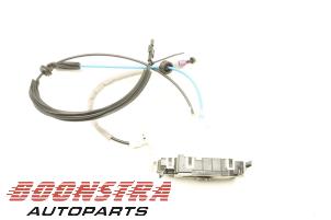 Używane Mechanizm blokady drzwi lewych tylnych wersja 4-drzwiowa Mercedes E (W212) E-200 2.0 Turbo 16V Cena € 24,95 Procedura marży oferowane przez Boonstra Autoparts