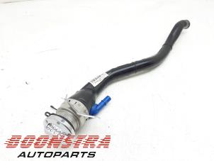 Gebruikte Vulpijp Brandstoftank Porsche 911 (991) 3.8 24V Turbo S Prijs € 65,95 Margeregeling aangeboden door Boonstra Autoparts