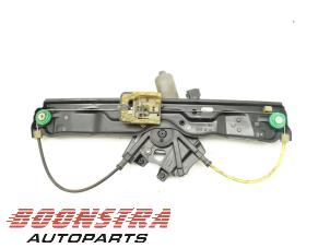 Begagnade Fönstermekanism för bakre dörr, 4-dörrars, vänster Landrover Range Rover Evoque (LVJ/LVS) 2.2 SD4 16V 5-drs. Pris € 36,75 Marginaltabell erbjuds av Boonstra Autoparts