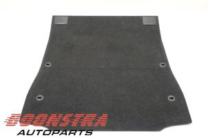 Używane Plyta podlogowa bagaznika BMW 1 serie (E81) 118i 16V Cena € 24,95 Procedura marży oferowane przez Boonstra Autoparts